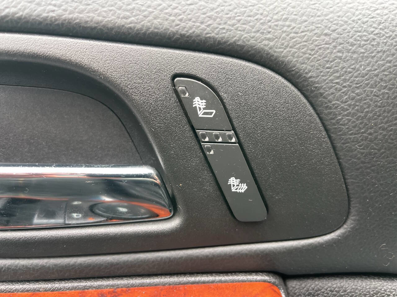 Used 2014 GMC Yukon XL SLT AWD/4WD image 15