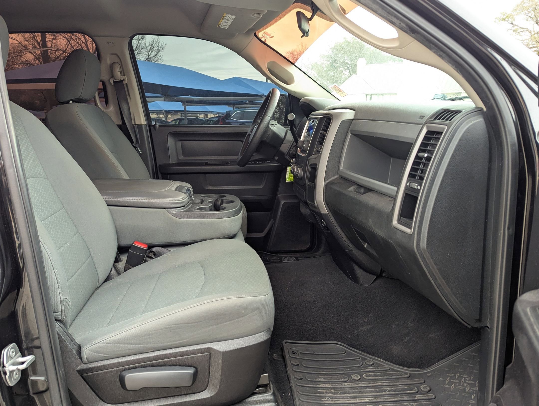 Used 2015 RAM 1500 Express image 25