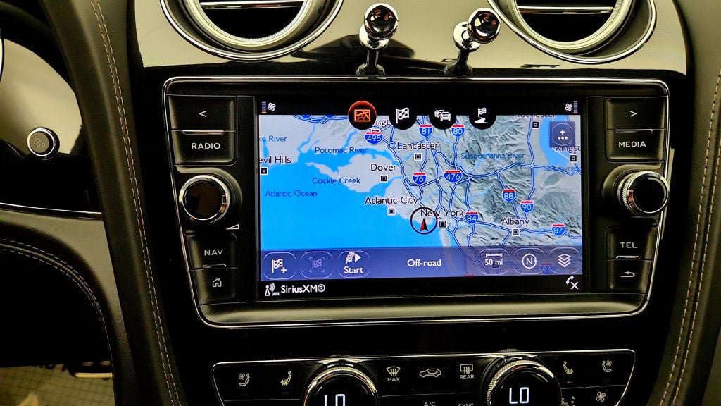 Used 2018 Bentley Bentayga AWD/4WD image 23