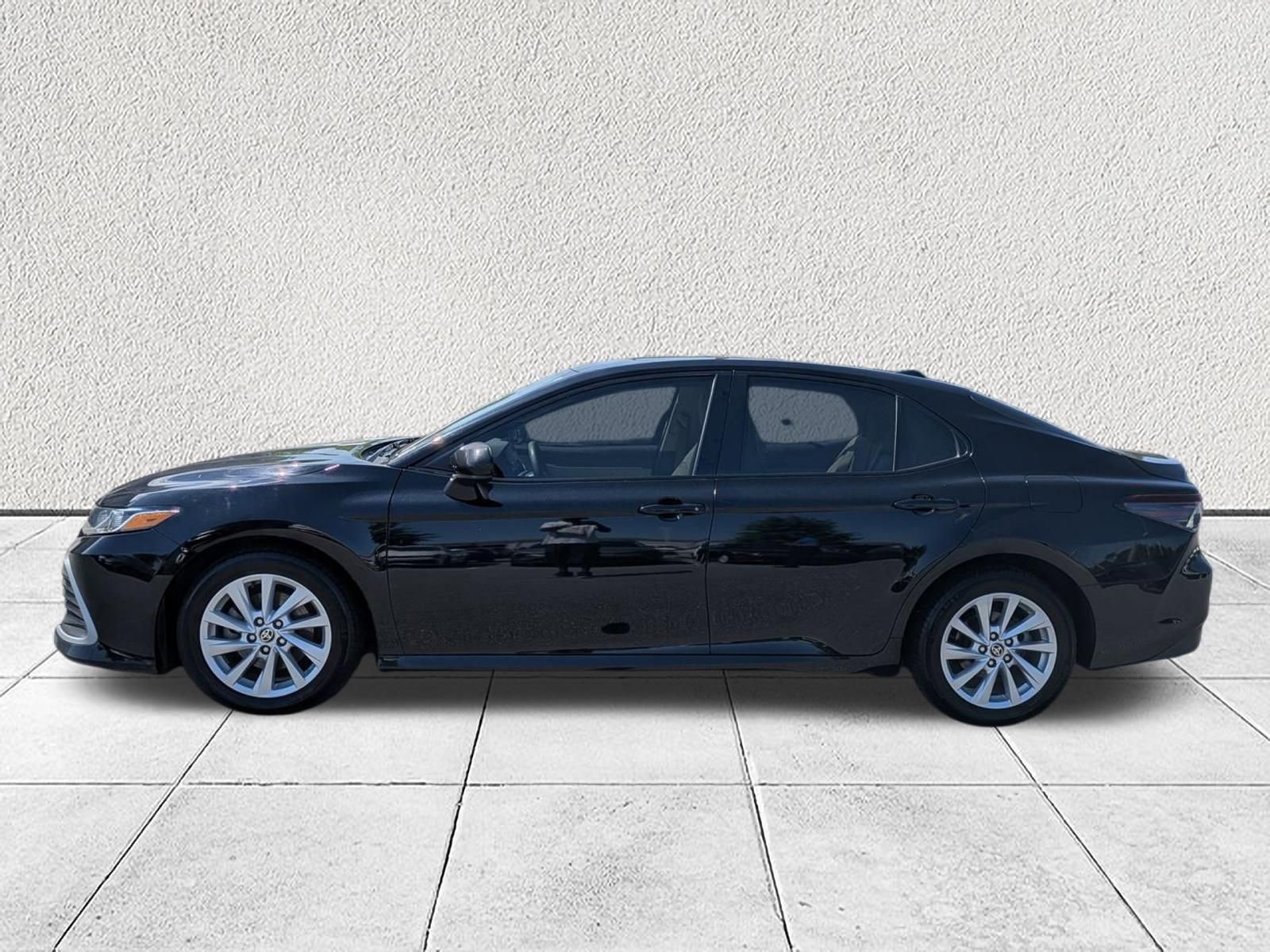Used 2023 Toyota Camry LE FWD image 6