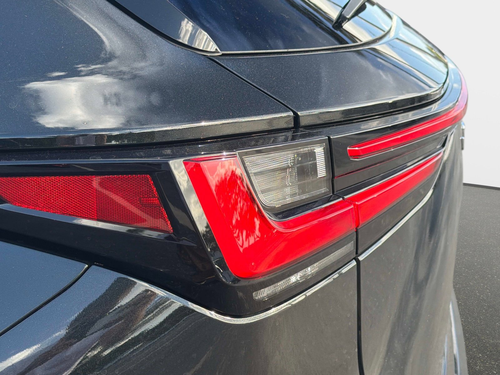 Used 2025 Lexus NX 250 FWD w/ Towing Package (2000 Lbs) image 14