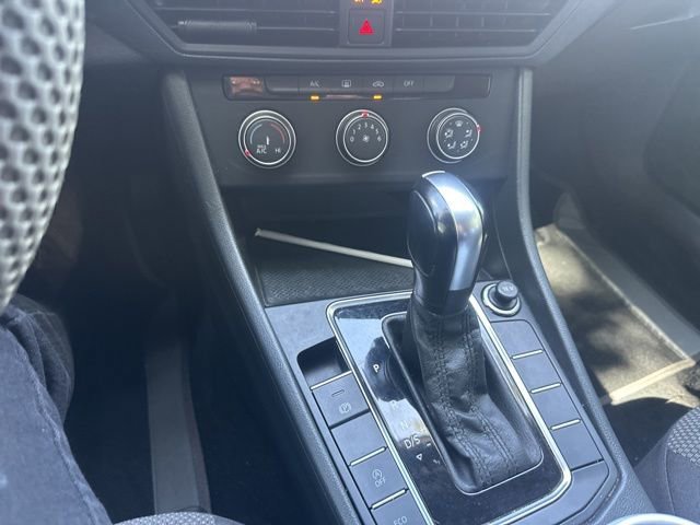 Used 2019 Volkswagen Jetta R-Line FWD image 6