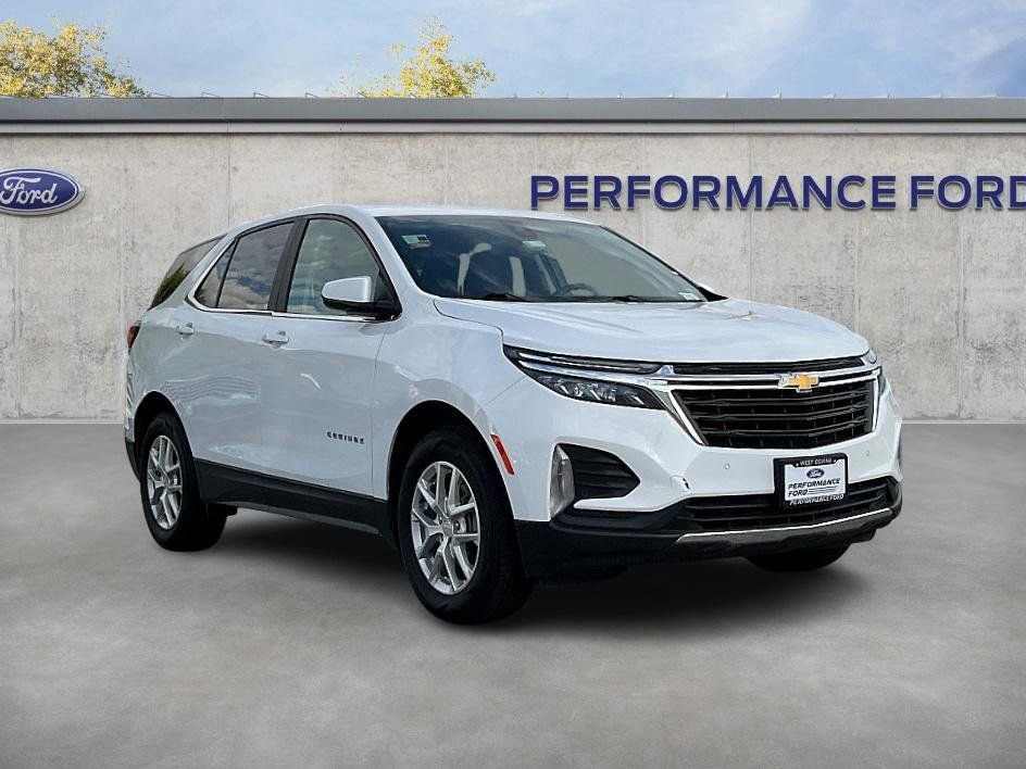Used 2024 Chevrolet Equinox LT image 3