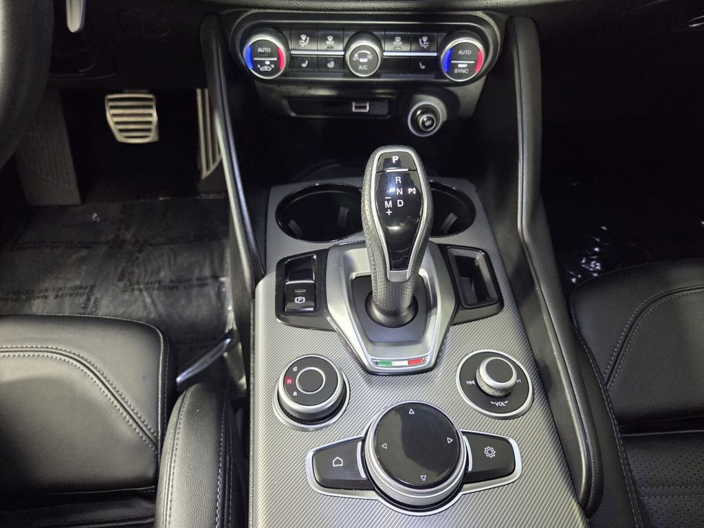 Used 2024 Alfa Romeo Giulia Veloce image 17