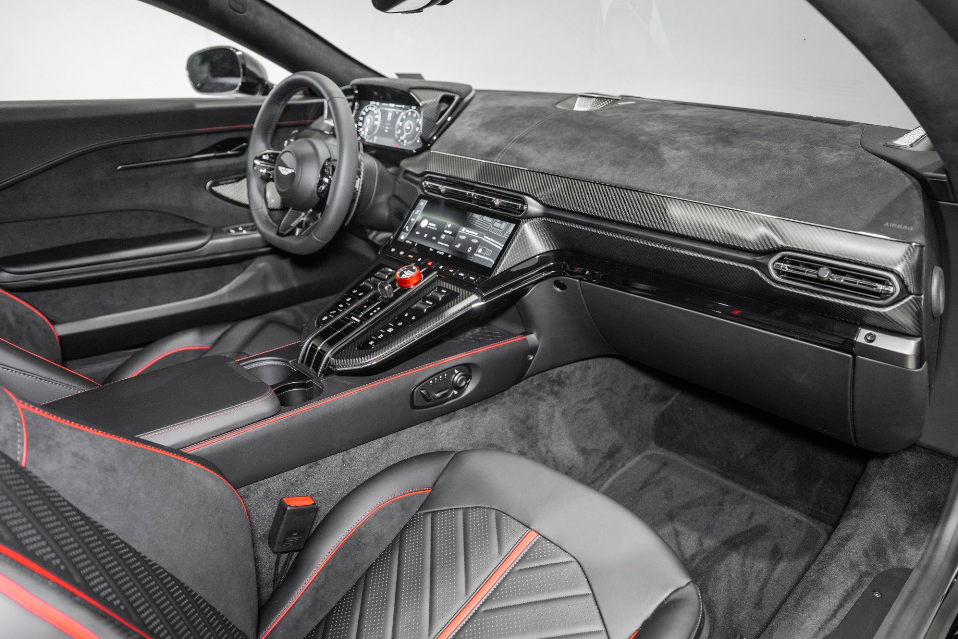 New 2026 Aston Martin V8 Vantage S RWD image 15