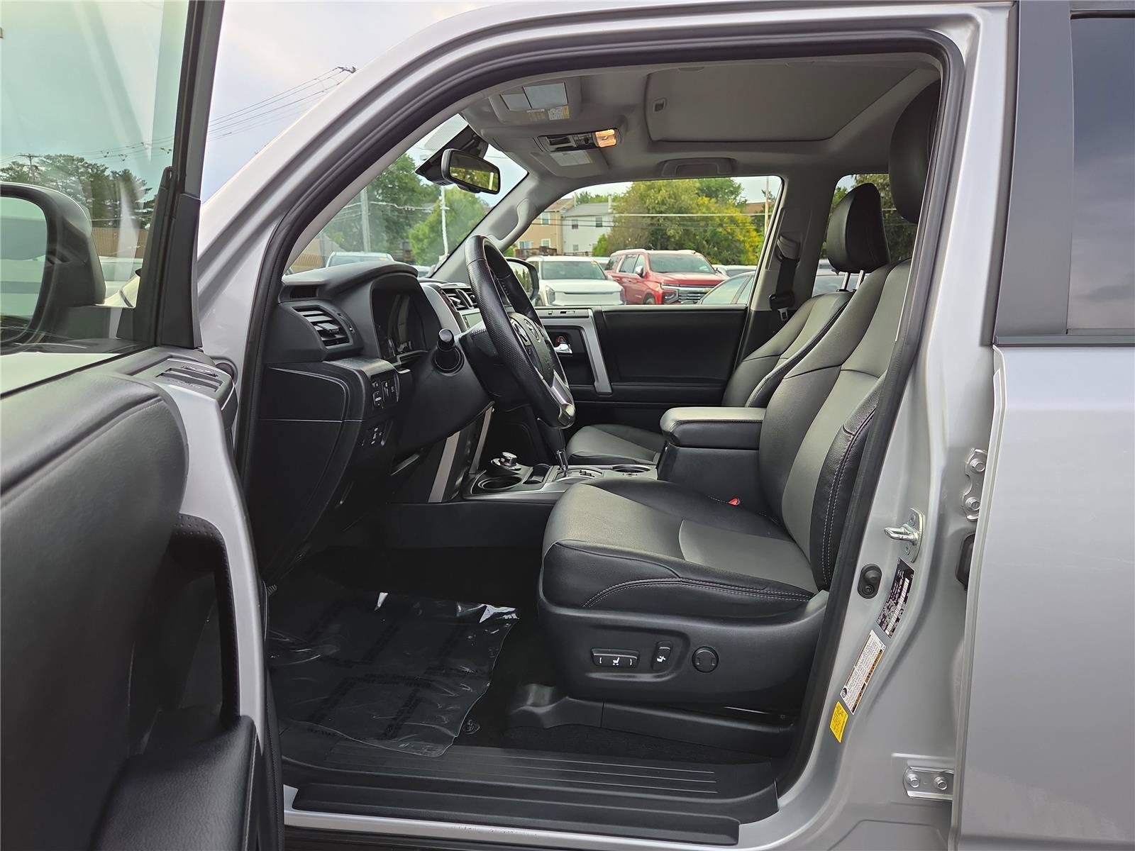 Used 2023 Toyota 4Runner SR5 Premium w/ Moonroof Package AWD/4WD image 13