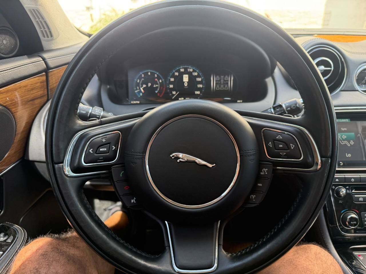 Used 2016 Jaguar XJ L Supercharged RWD image 27