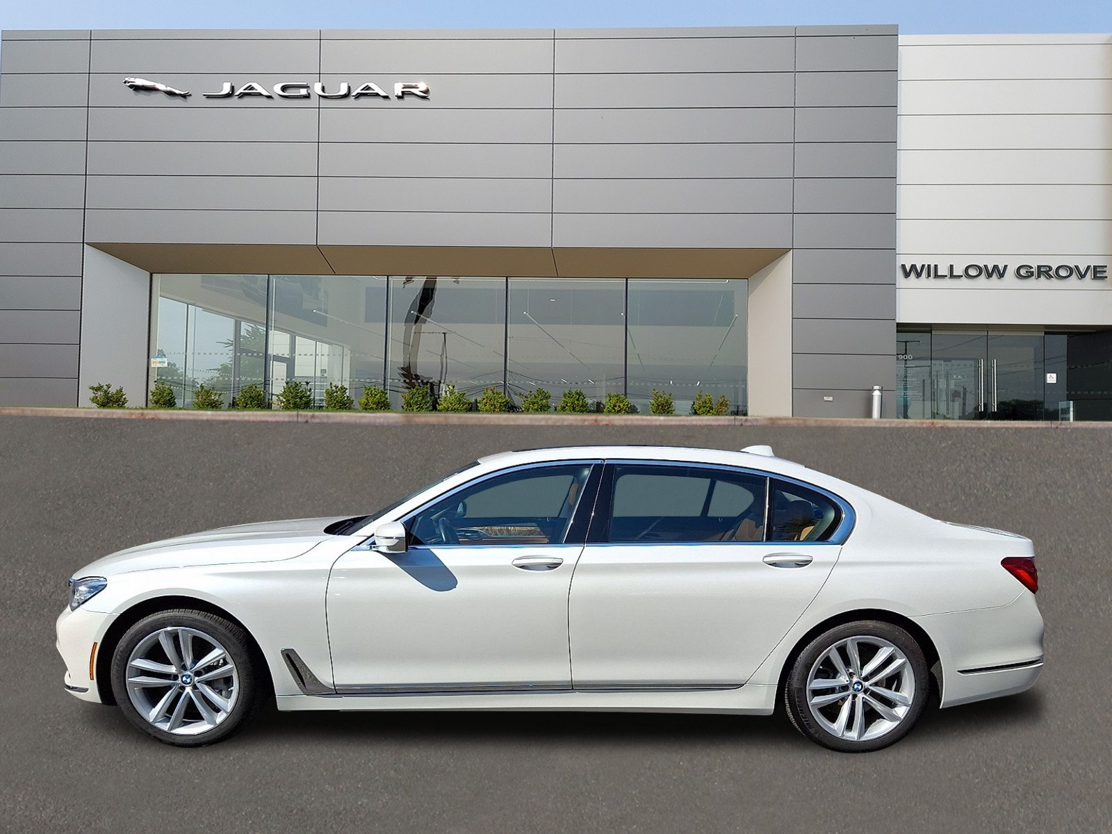 Used 2018 BMW 750i xDrive AWD/4WD image 6