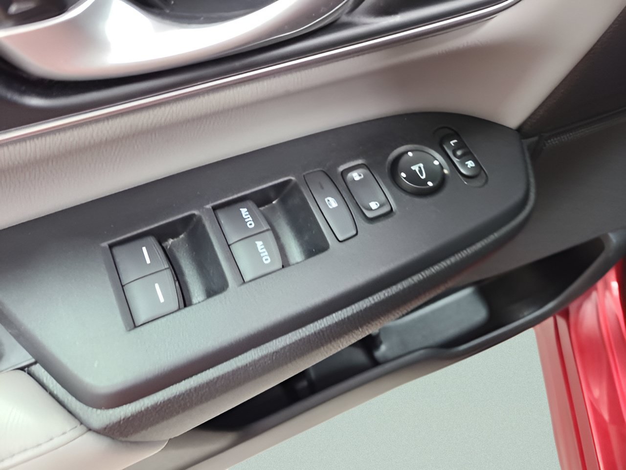 Used 2020 Honda CR-V Touring image 22
