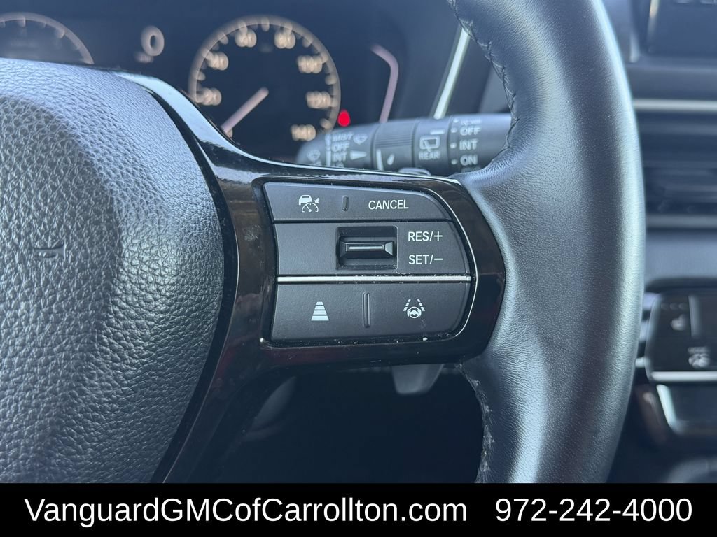 Used 2025 Honda Pilot Touring image 16