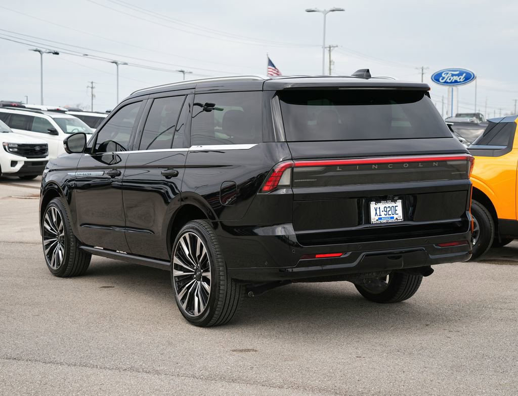 Used 2025 Lincoln Navigator Reserve AWD/4WD image 9