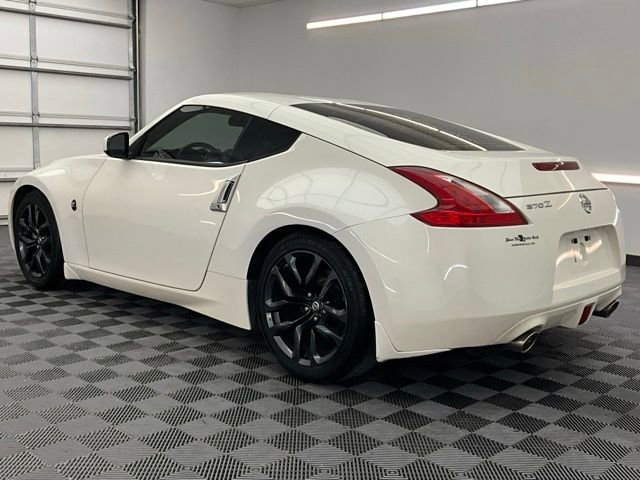 Used 2016 Nissan 370Z Coupe RWD image 17