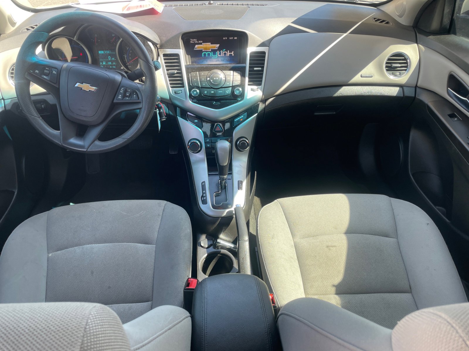 Used 2015 Chevrolet Cruze LT w/ Technology Package FWD image 12