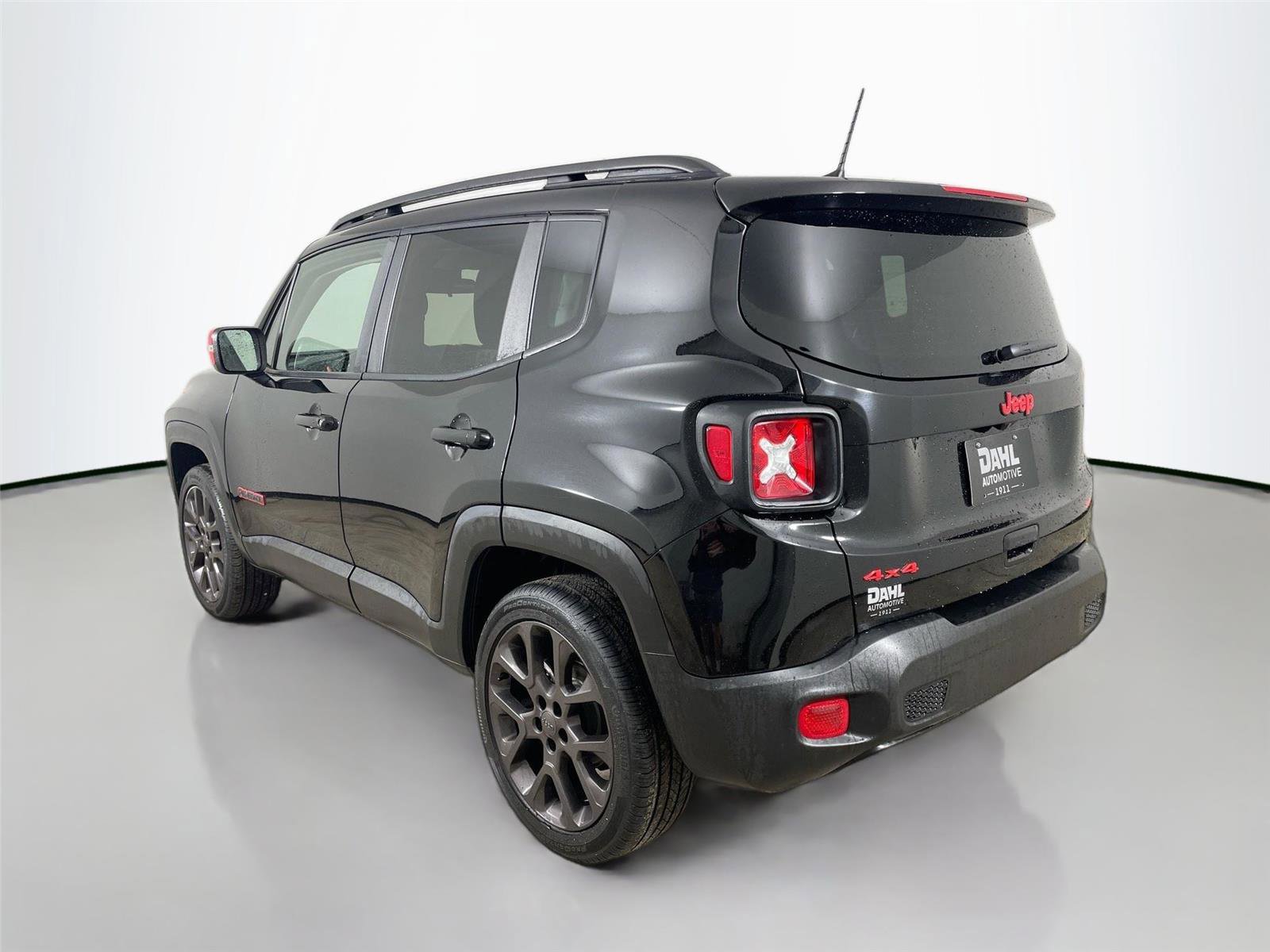 Used 2023 Jeep Renegade Latitude AWD/4WD image 10