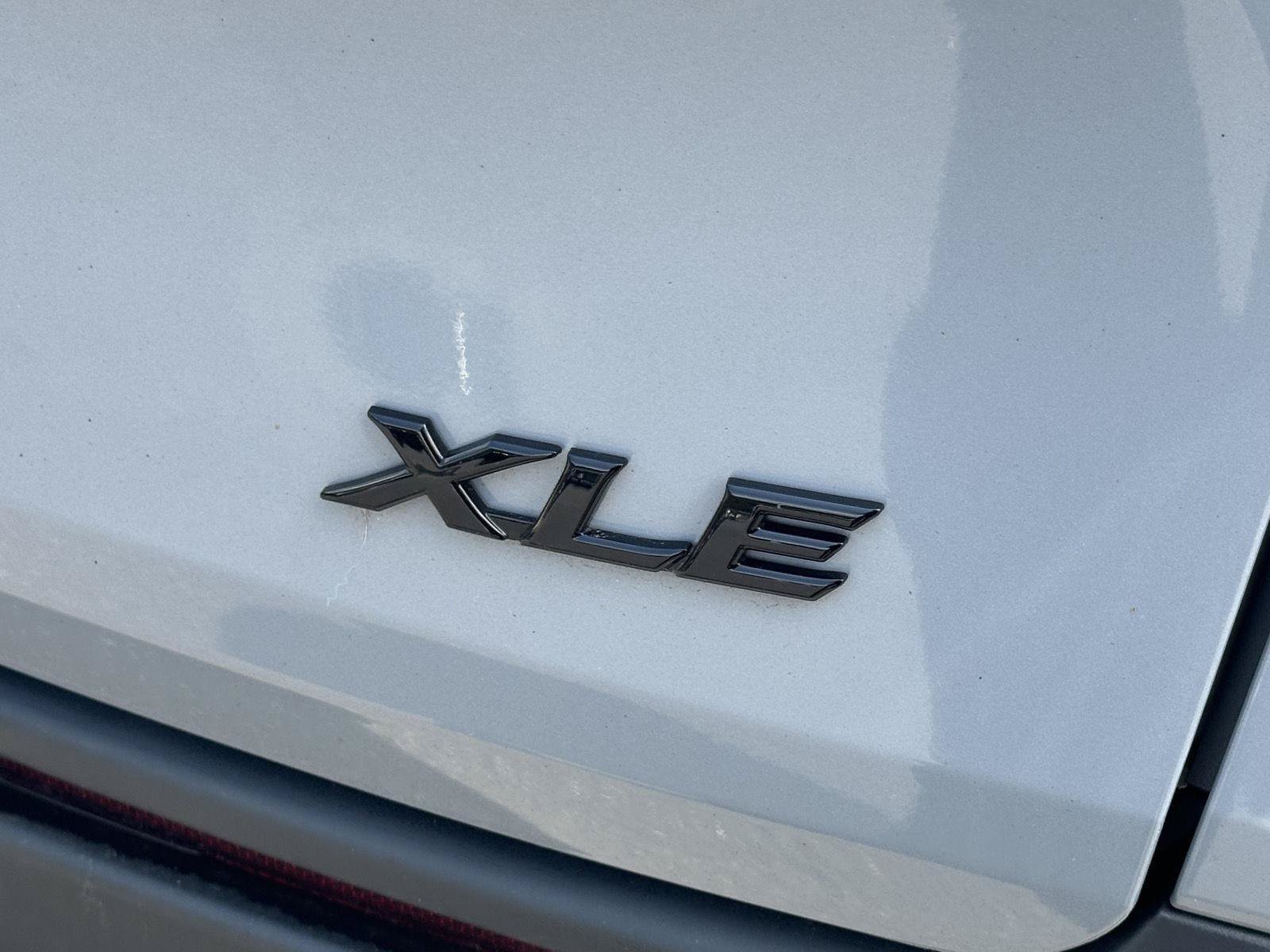 Certified 2025 Toyota Sienna XLE Woodland Edition AWD/4WD image 10