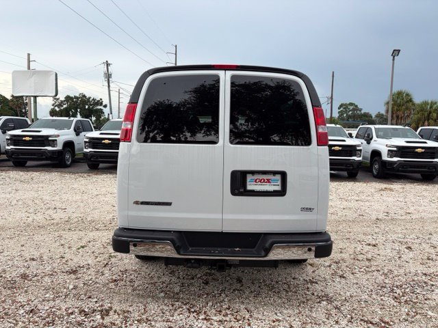 New 2026 Chevrolet Express 3500 LT w/ LT Preferred Equipment Group RWD image 4