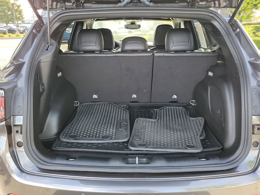 Used 2023 Jeep Compass Latitude w/ Sun and Sound Group image 16