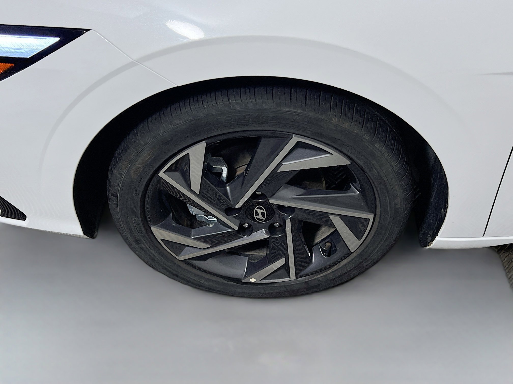 Used 2025 Hyundai Elantra SEL image 14