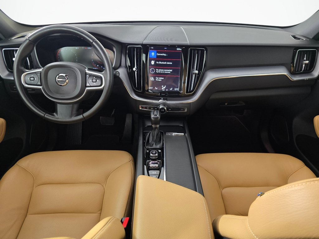 Used 2020 Volvo XC60 T6 Momentum AWD/4WD image 17