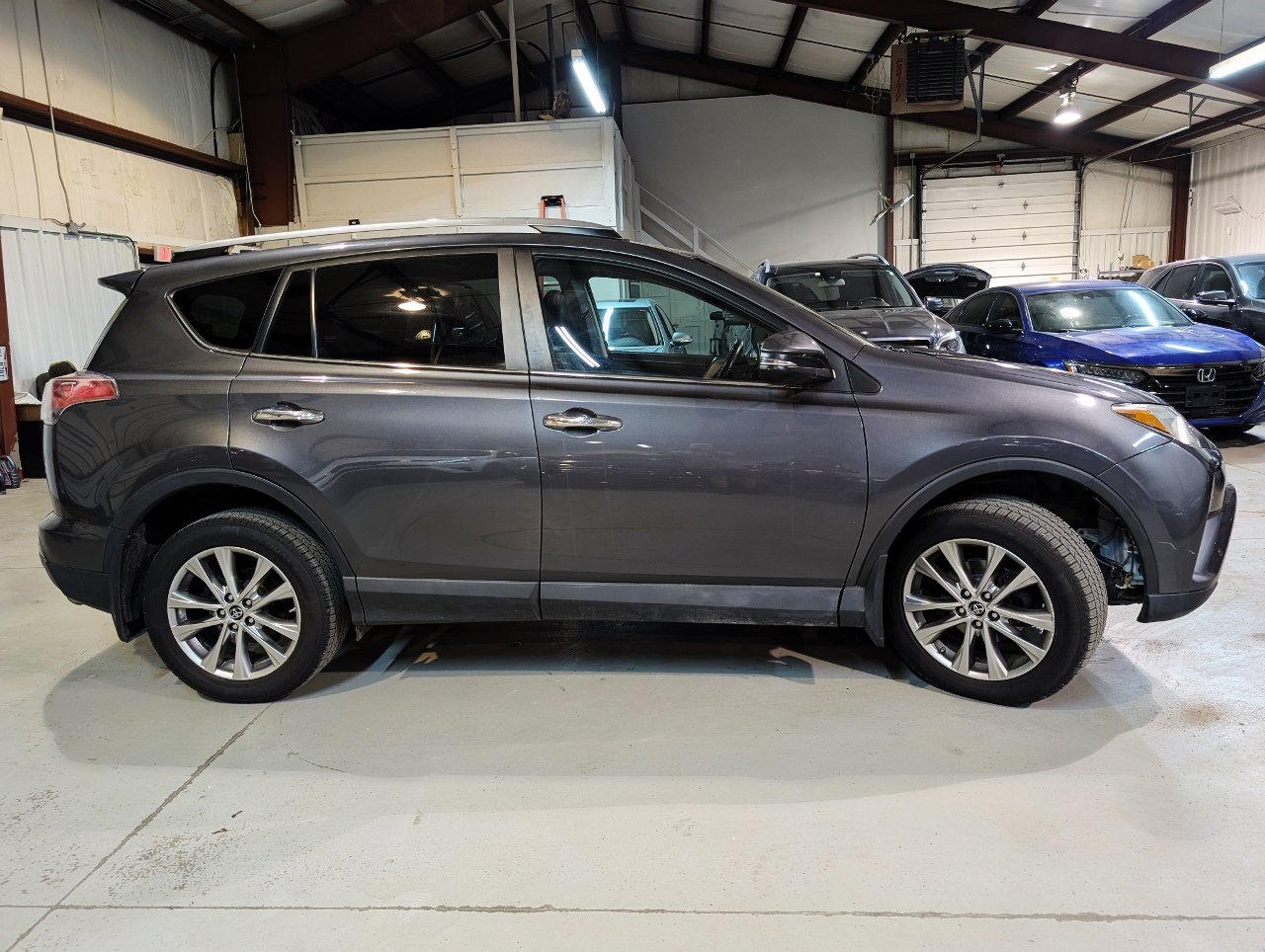 Used 2017 Toyota RAV4 Limited w/ All Weather Liner Package AWD/4WD image 10