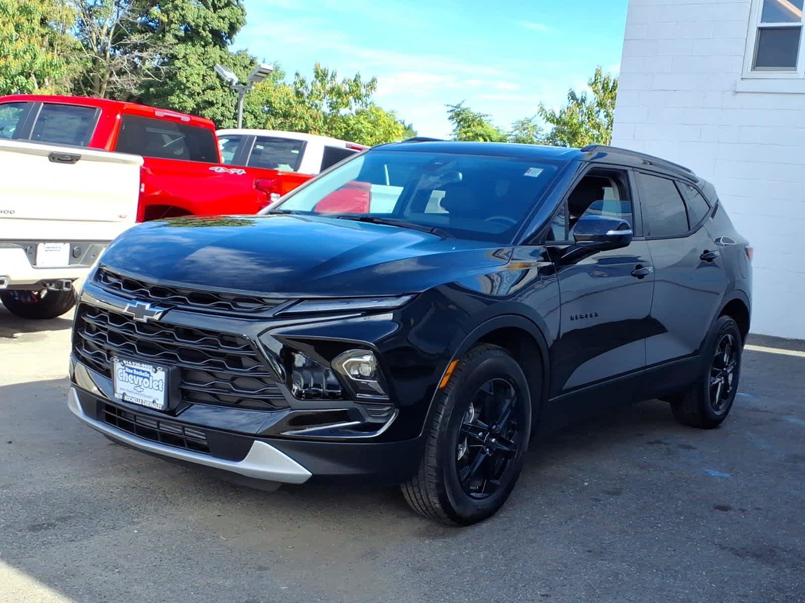 Used 2026 Chevrolet Blazer LT w/ Midnight/Sport Edition AWD/4WD image 3