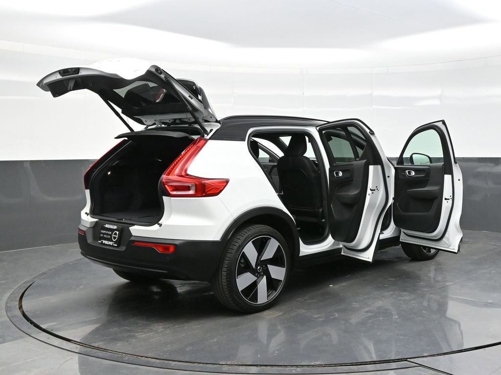 Used 2023 Volvo XC40 Recharge Ultimate w/ Protection Package Premier image 32