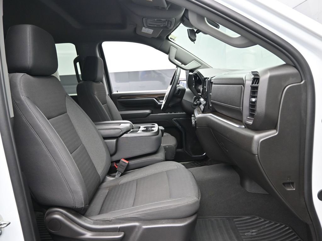 Used 2024 Chevrolet Silverado 2500 LT w/ Convenience Package image 31