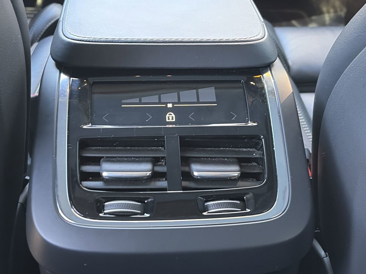 Used 2021 Volvo XC90 T6 R-Design w/ Protection Package Premier image 29