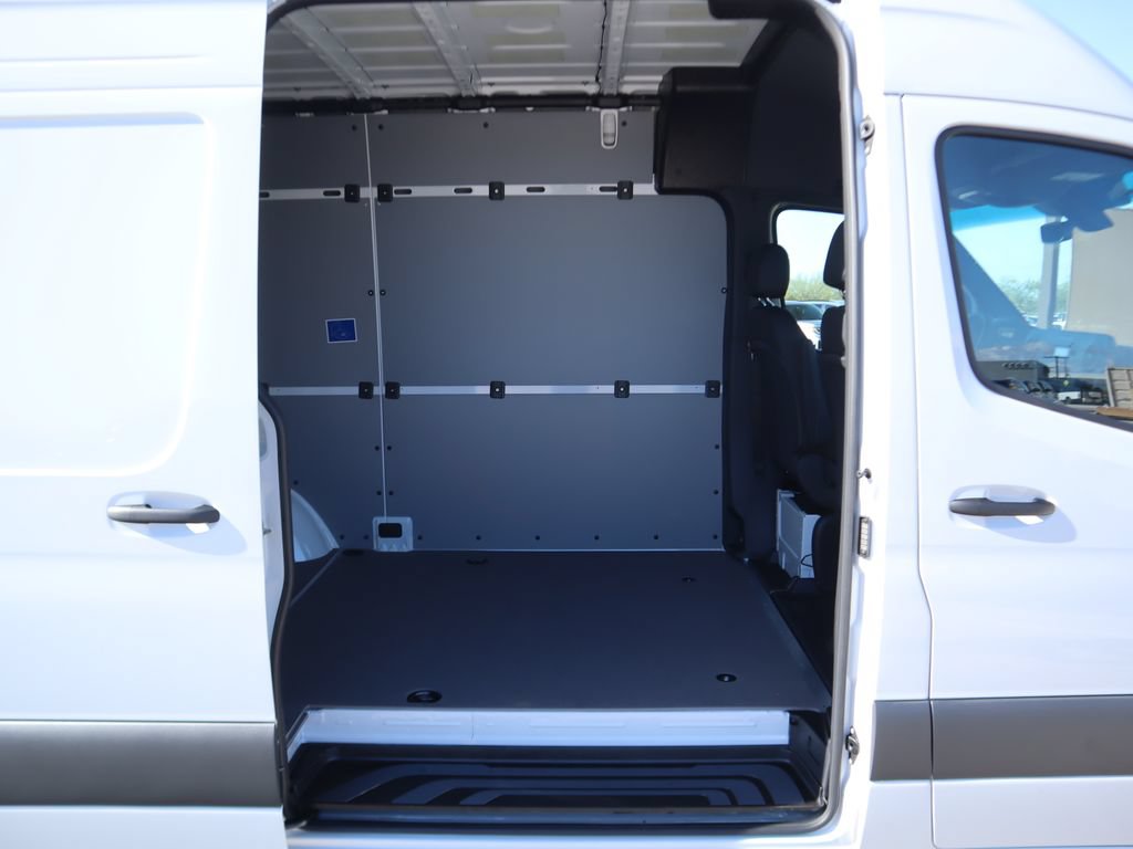 Used 2025 Mercedes-Benz Sprinter 2500 image 23