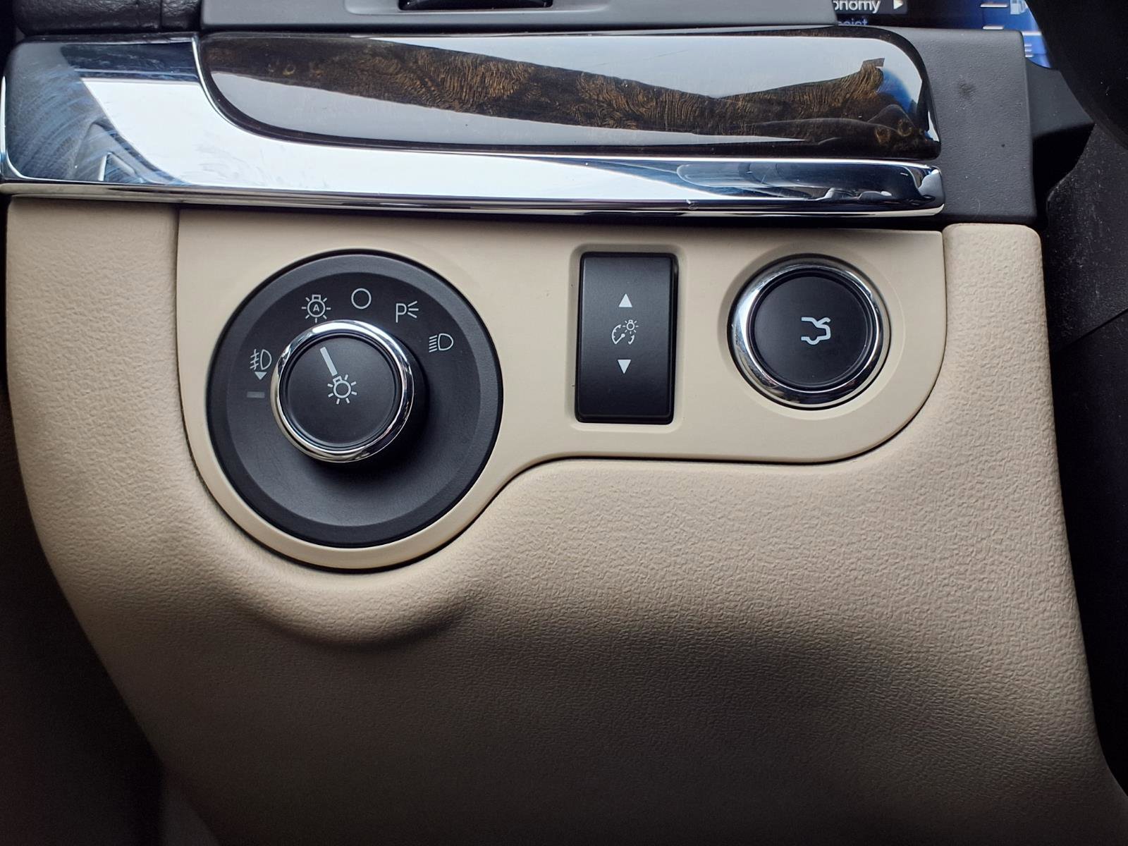 Used 2015 Lincoln MKS AWD w/ Equipment Group 101A image 20