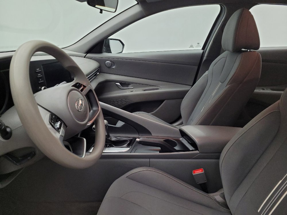 Used 2021 Hyundai Elantra SEL image 17