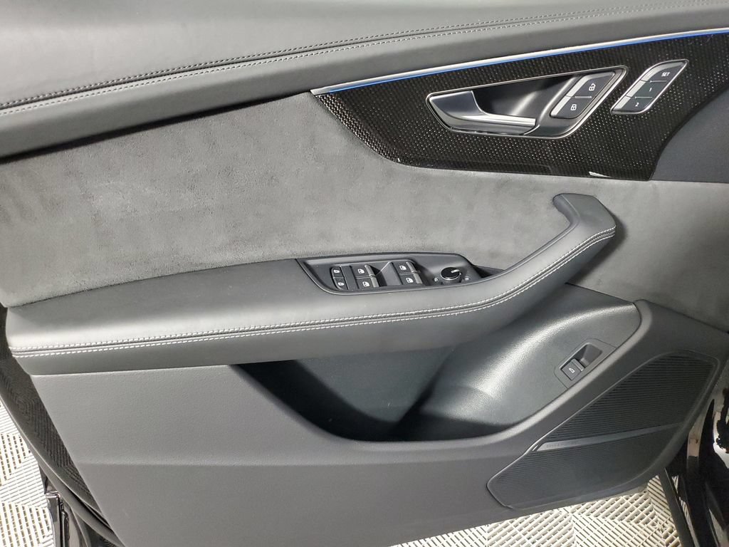 Used 2023 Audi SQ8 Premium Plus w/ SQ8 Luxury Package AWD/4WD image 18