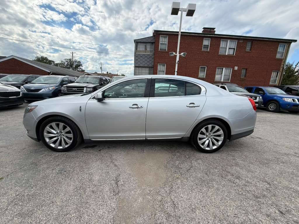 Used 2013 Lincoln MKS image 5