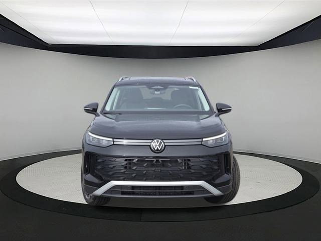 New 2026 Volkswagen Tiguan SE image 2