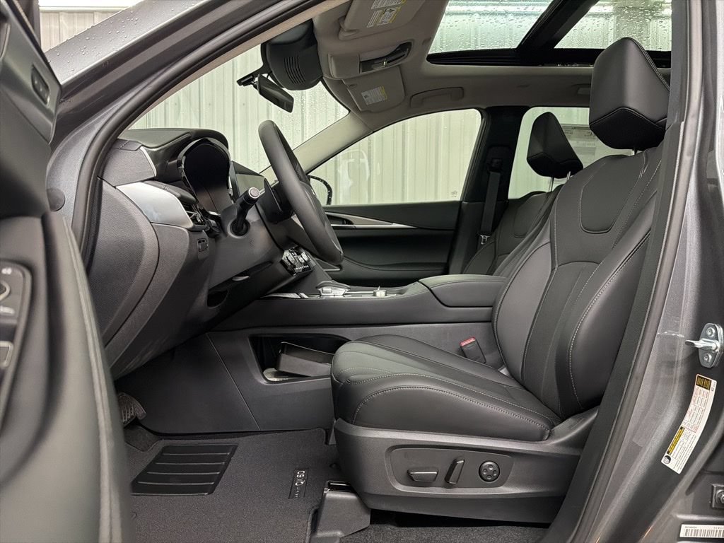 Used 2026 INFINITI QX60 Pure w/ Cargo Package FWD image 12