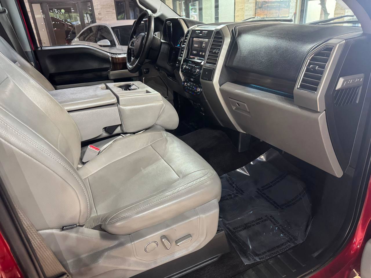 Used 2015 Ford F150 Lariat w/ Trailer Tow Package RWD image 9