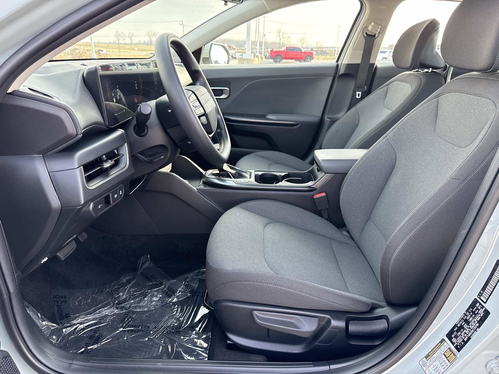 Used 2025 Kia K4 LXS image 23