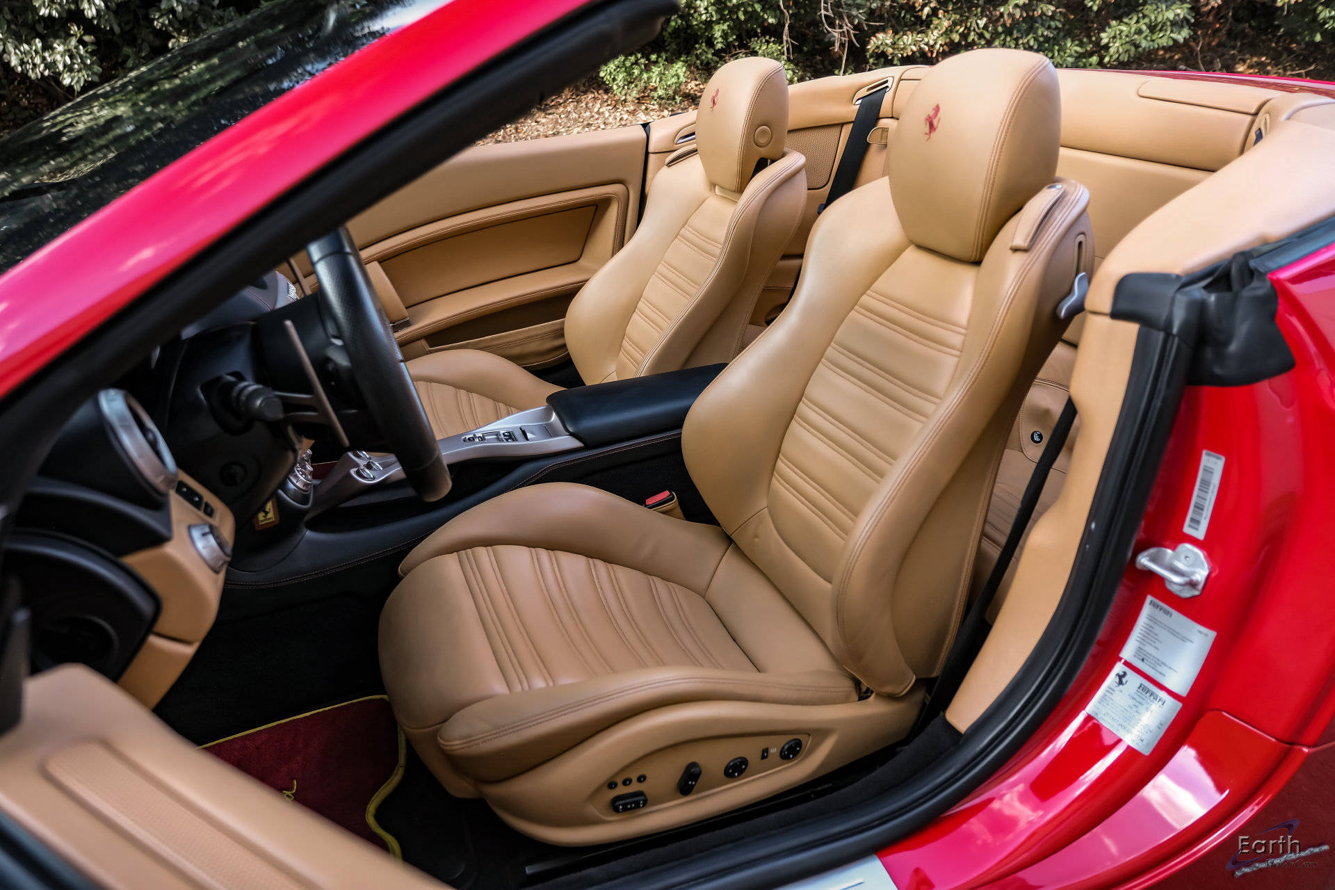 Used 2014 Ferrari California RWD image 44