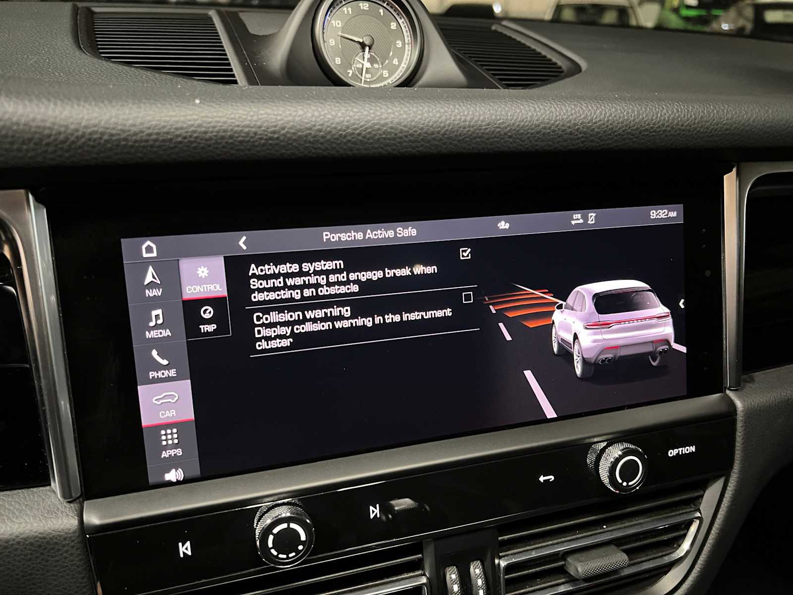 Used 2024 Porsche Macan image 37