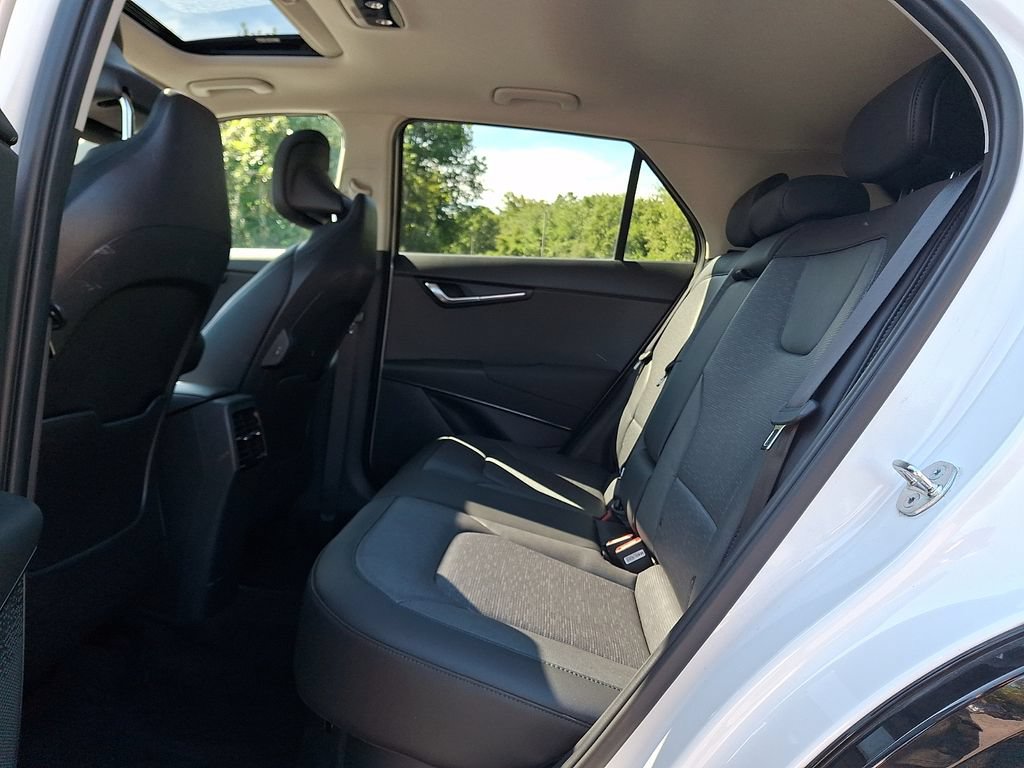 Used 2024 Kia Niro FWD image 11