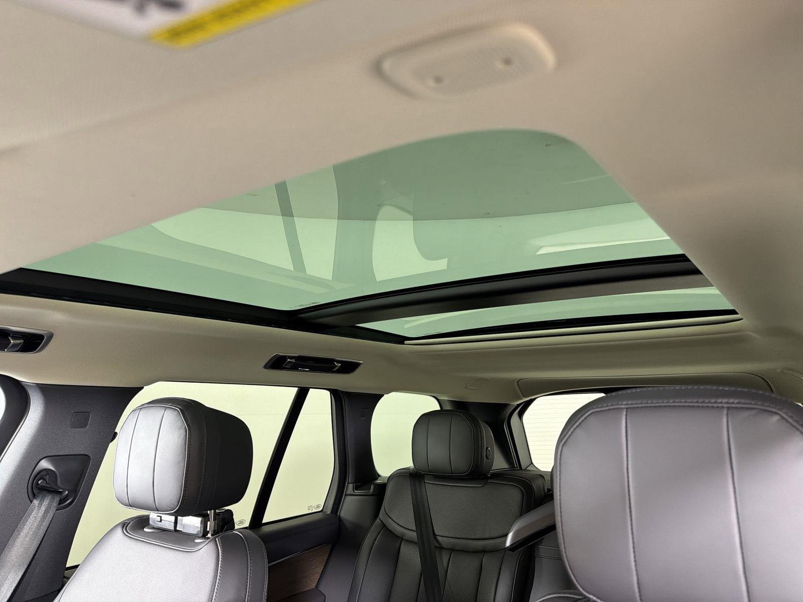 New 2026 Land Rover Range Rover SE image 9