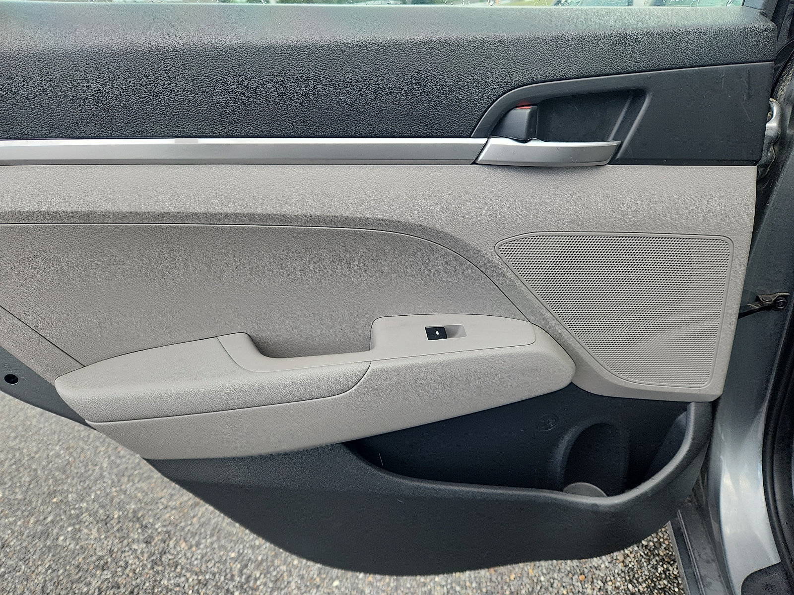 Used 2019 Hyundai Elantra SE FWD image 27