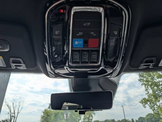 Used 2023 Jeep Grand Cherokee Overland w/ Advanced Protech Group III AWD/4WD image 26