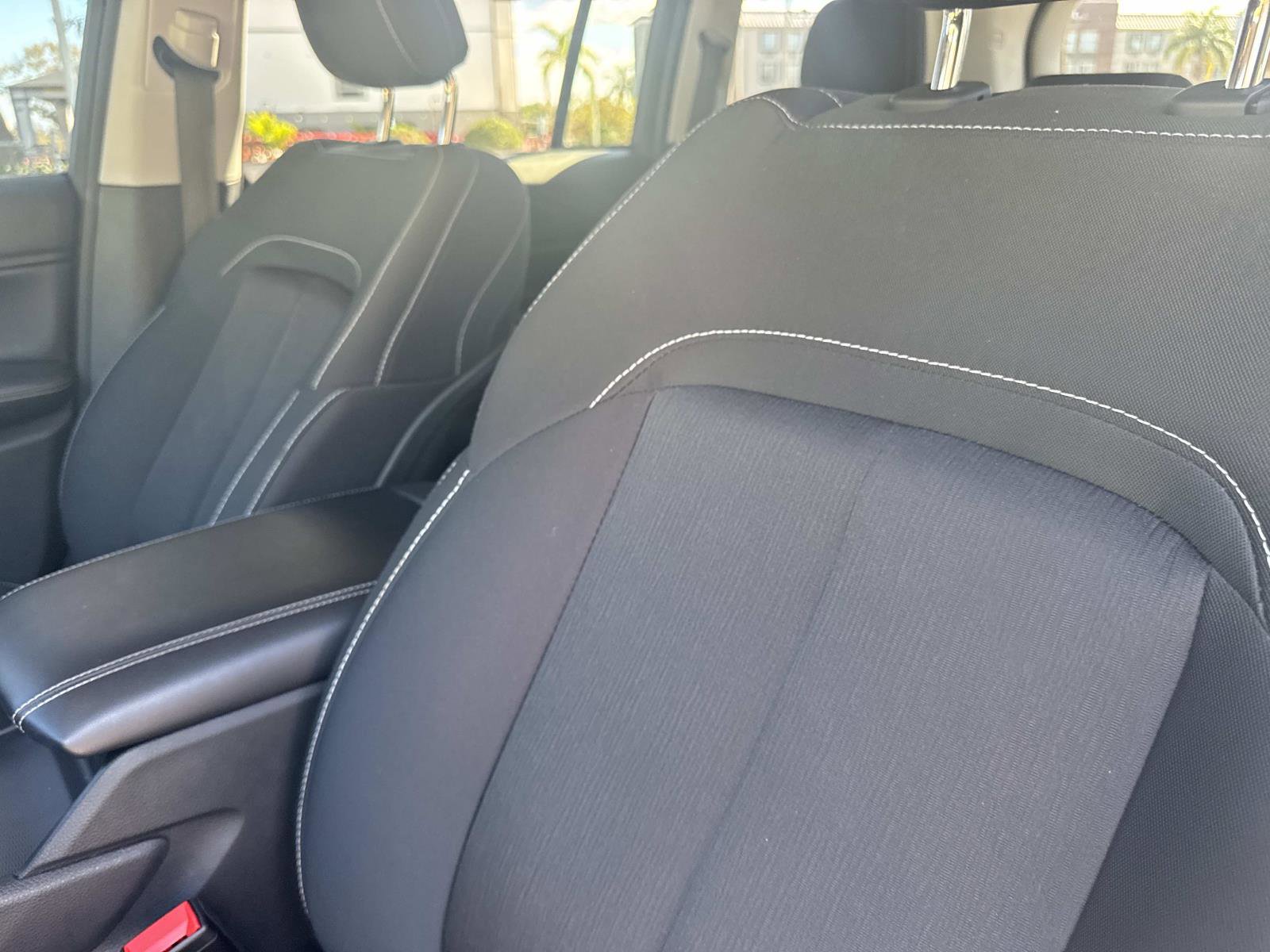 Used 2023 Jeep Grand Cherokee Laredo image 18