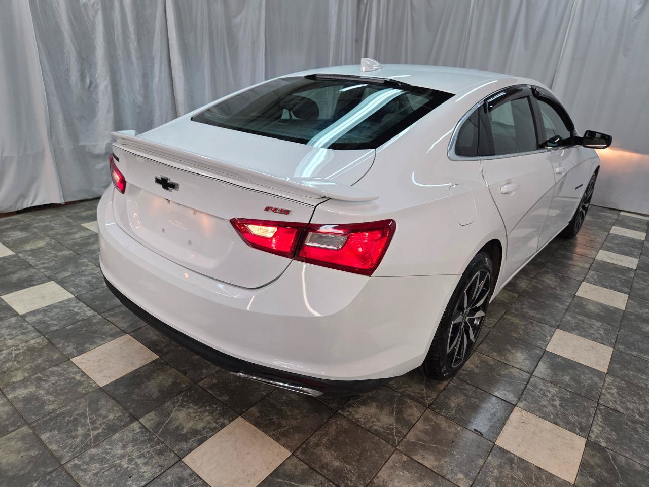 Used 2021 Chevrolet Malibu RS FWD image 5