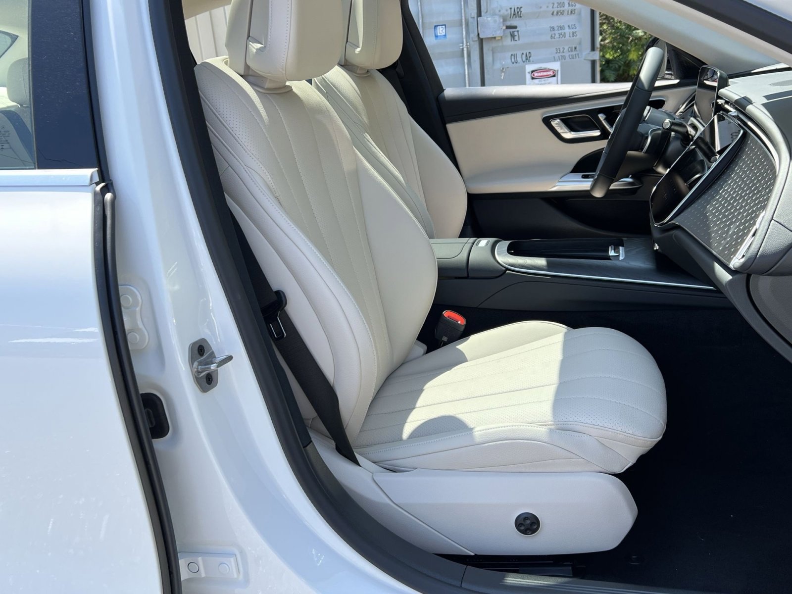 New 2026 Mercedes-Benz E 350 4MATIC Sedan image 26