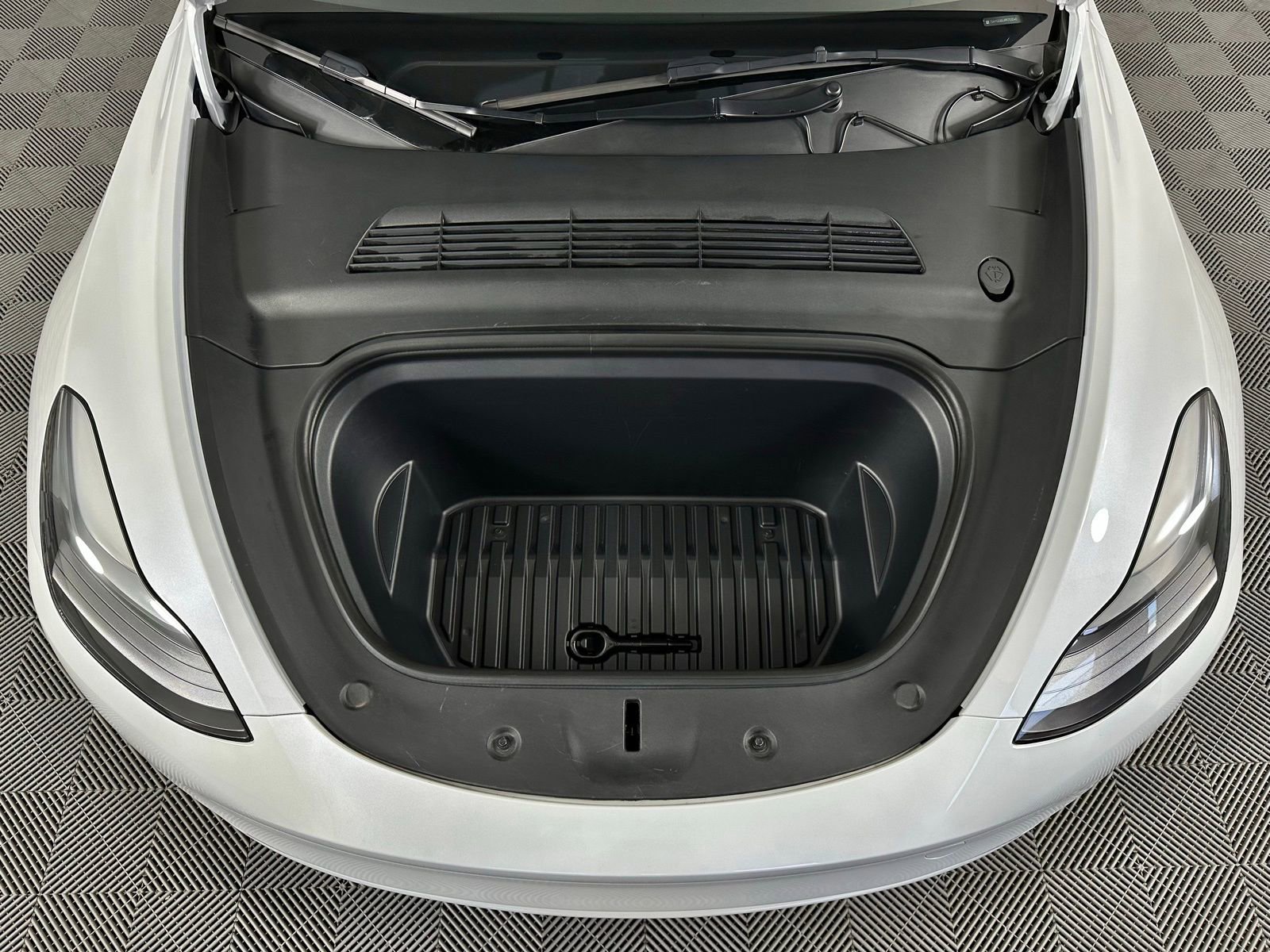 Used 2023 Tesla Model Y Long Range image 23