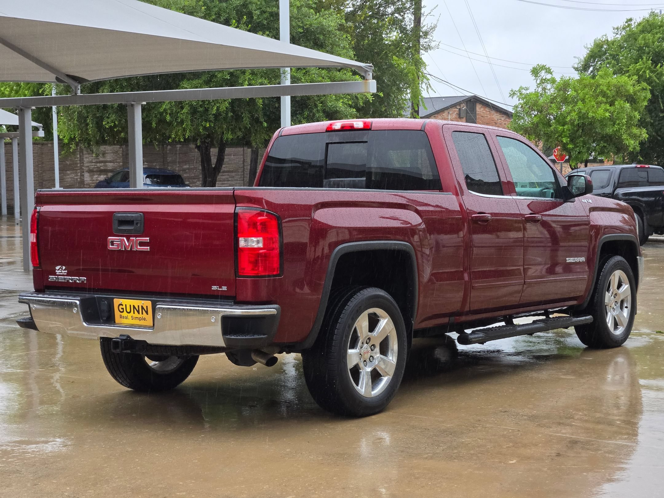 Used 2017 GMC Sierra 1500 SLE w/ SLE Value Package AWD/4WD image 3
