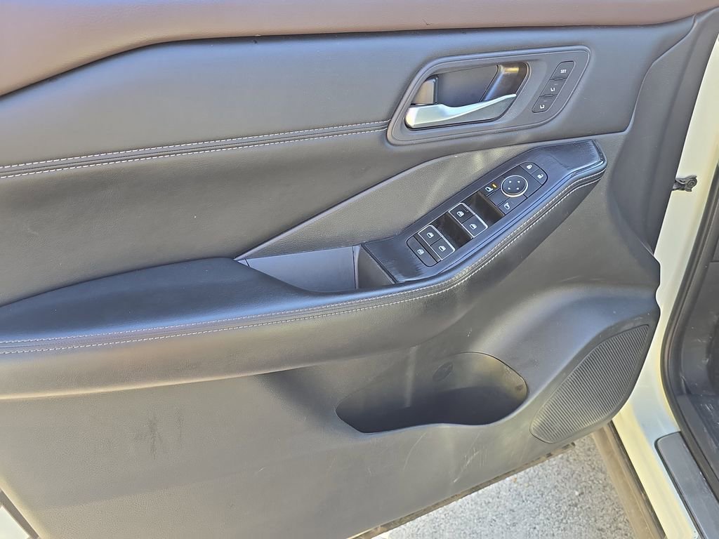 Used 2023 Nissan Rogue SL w/ SL Premium Package AWD/4WD image 20