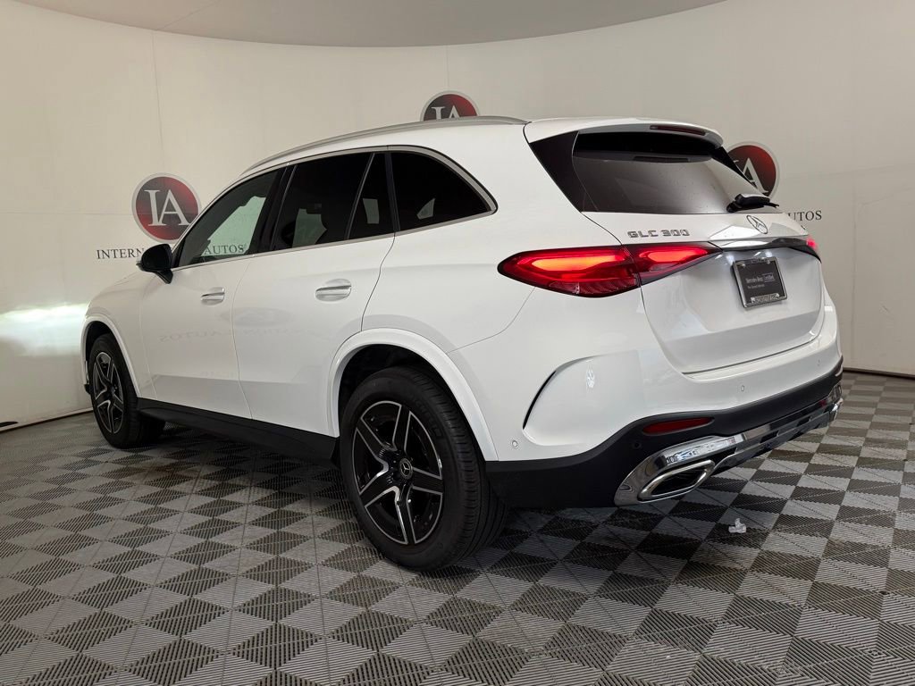 Used 2025 Mercedes-Benz GLC 300 4MATIC image 6